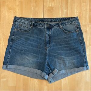 NWOT - ModCloth Plus Size Folded Denim Jean Shorts